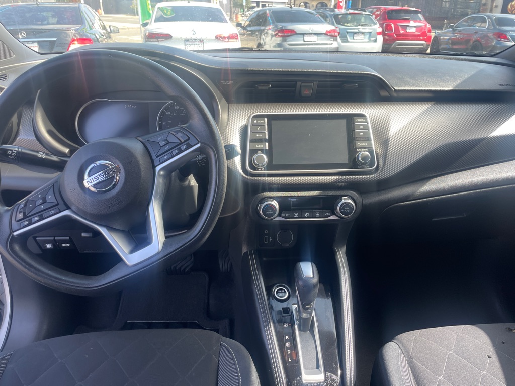 Photo 17 of this NISSAN KICKS