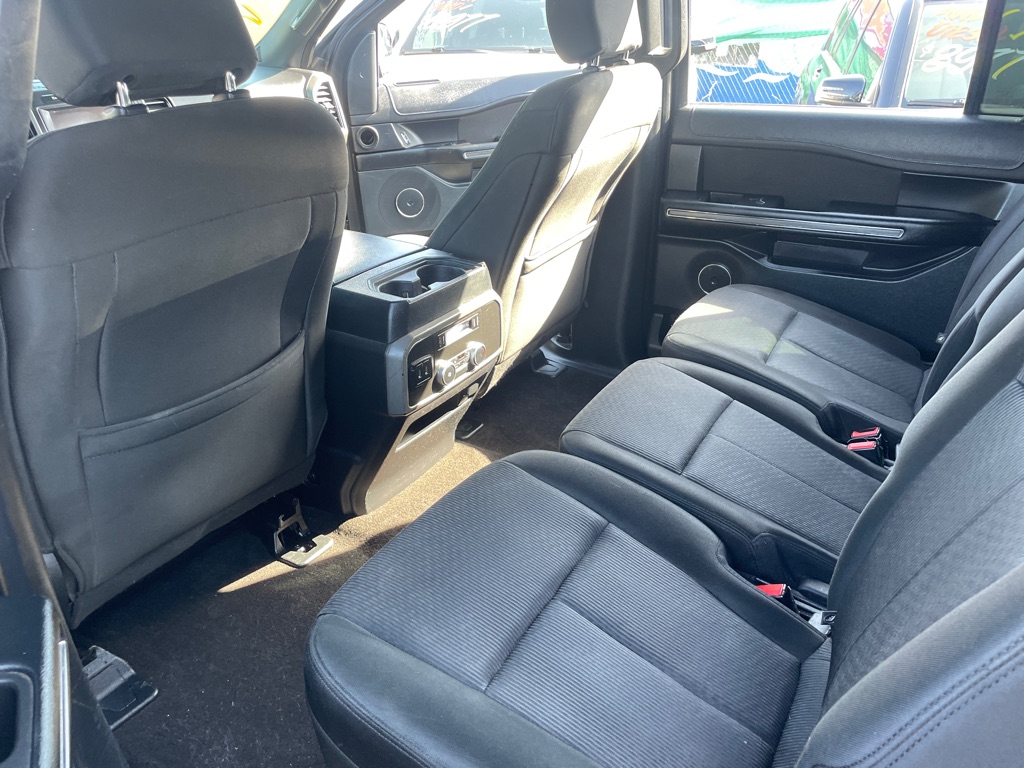 Photo 29 of this FORD EXPEDITION