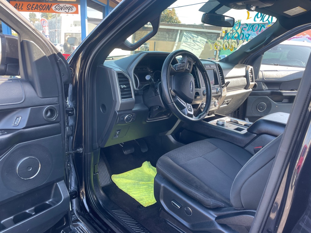 Photo 30 of this FORD EXPEDITION