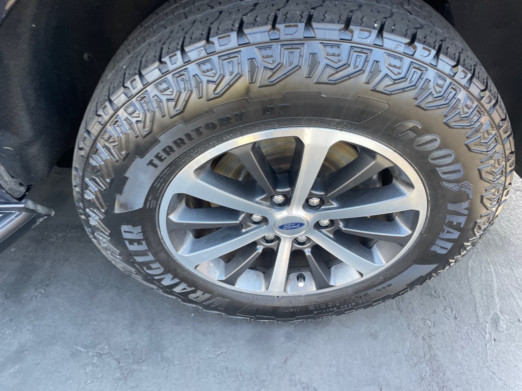 Photo 14 of this FORD EXPEDITION