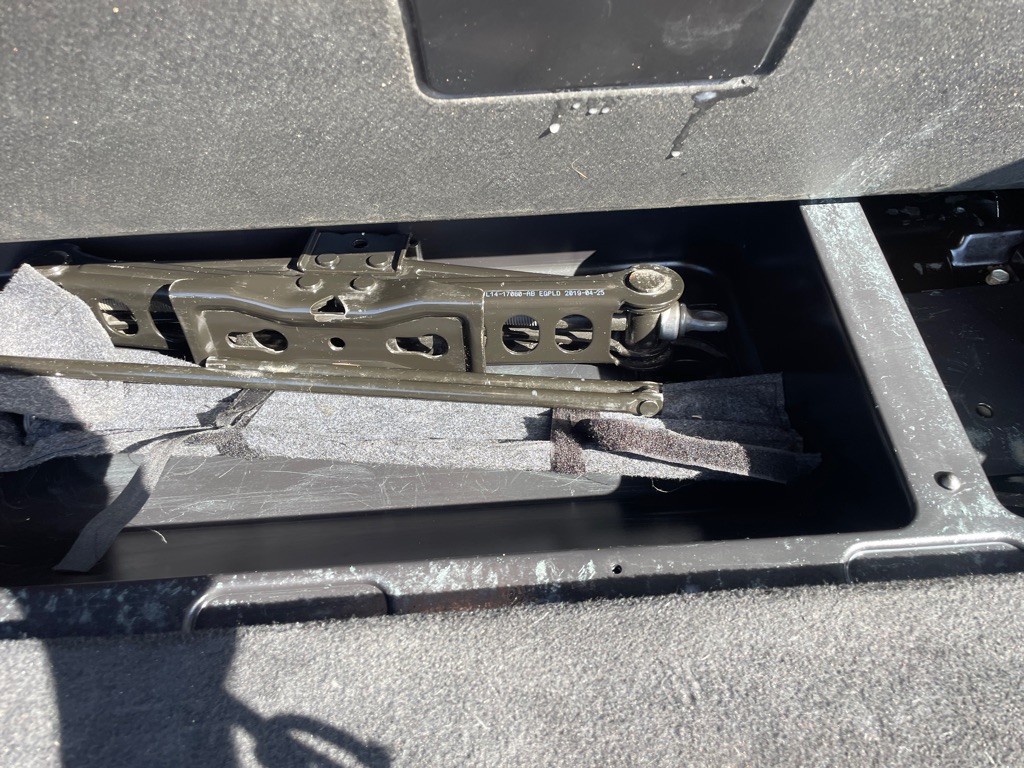 Photo 38 of this FORD EXPEDITION