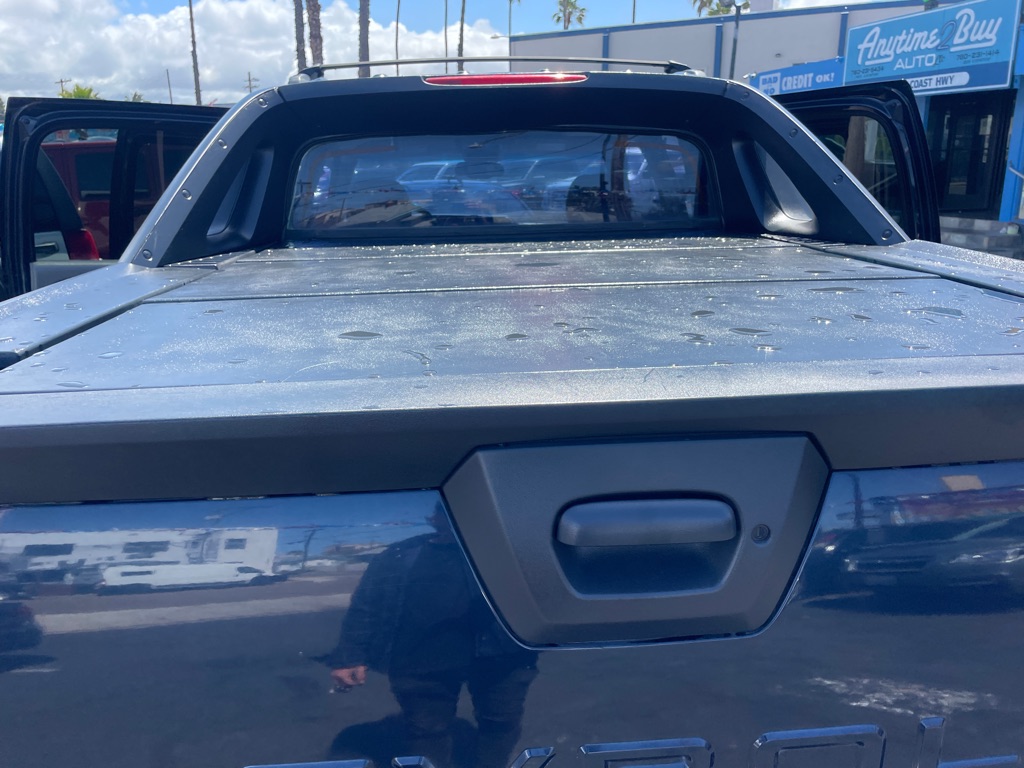 Photo 17 of this CHEVROLET AVALANCHE