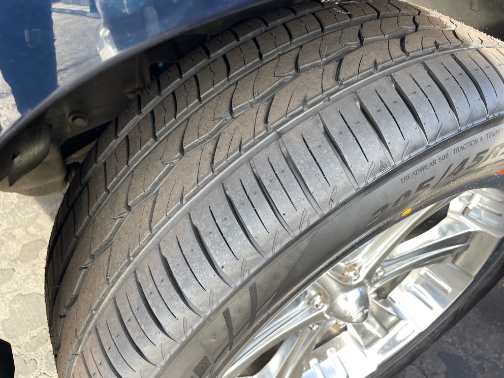 Photo 30 of this CHEVROLET AVALANCHE