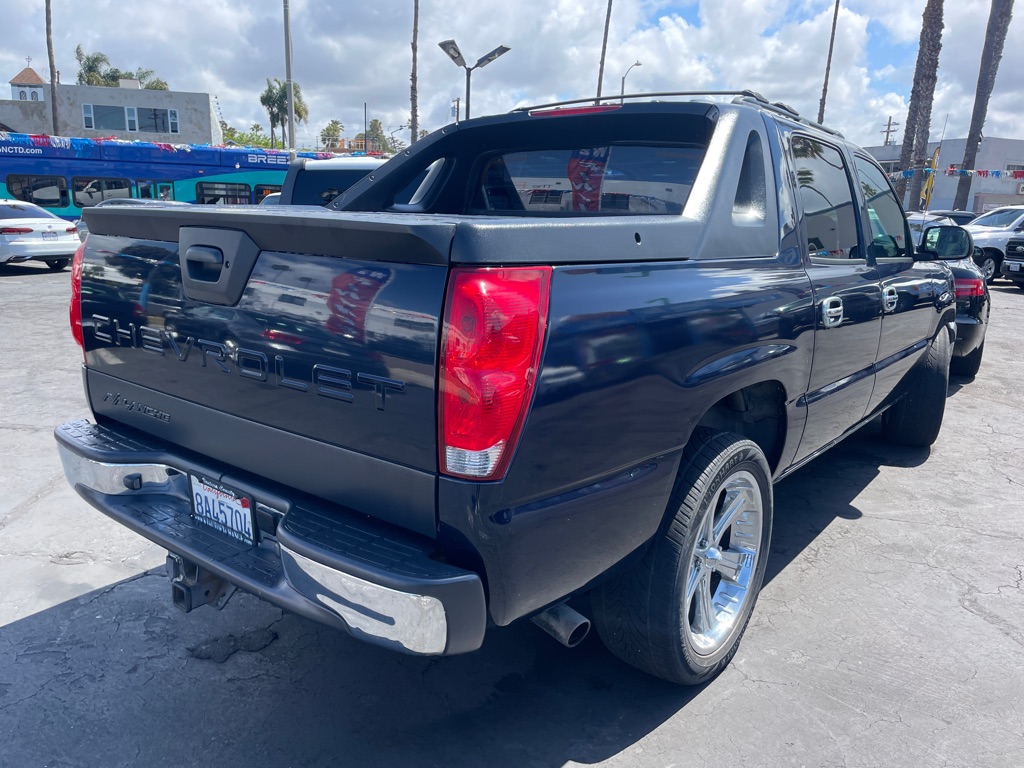 Photo 6 of this CHEVROLET AVALANCHE