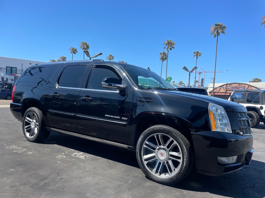 Photo 5 of this CADILLAC ESCALADE