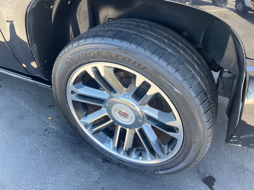 Photo 22 of this CADILLAC ESCALADE