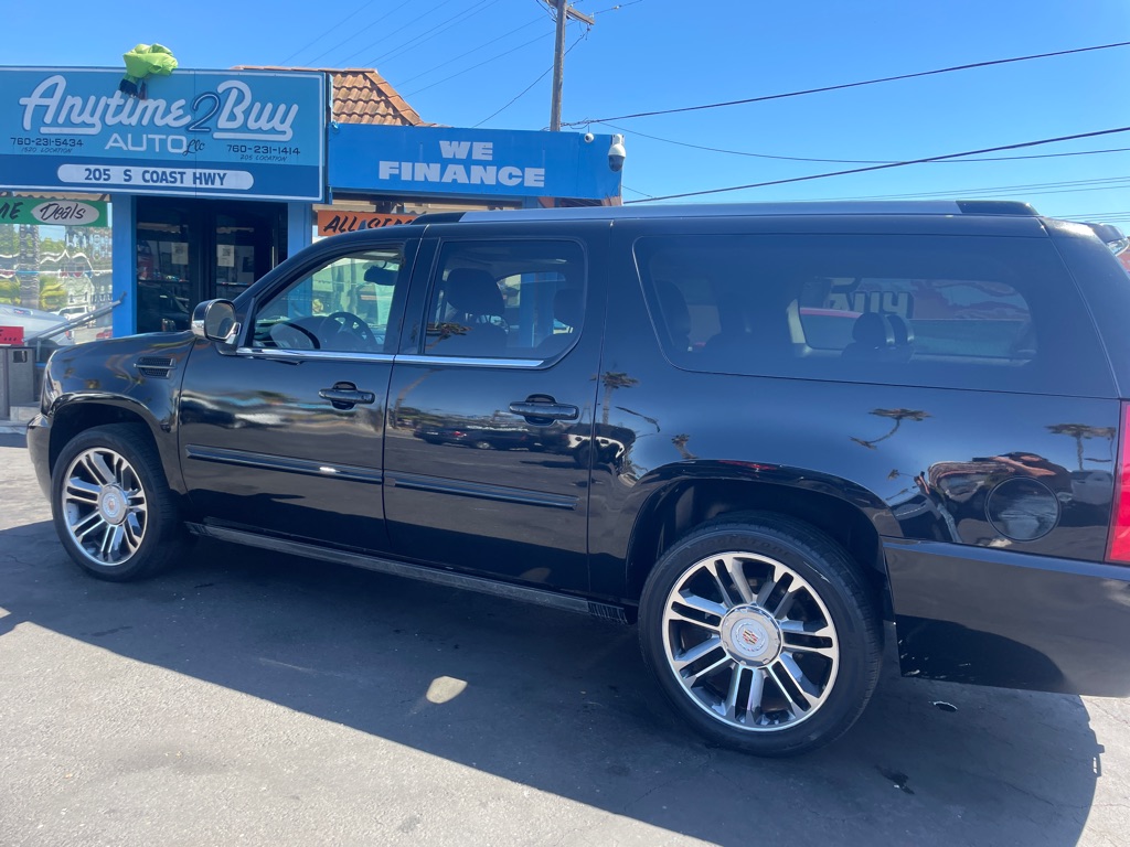 Photo 14 of this CADILLAC ESCALADE