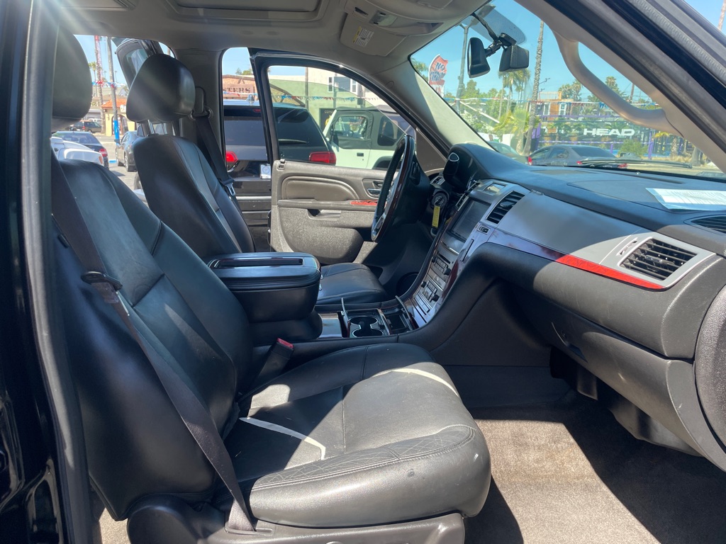 Photo 25 of this CADILLAC ESCALADE