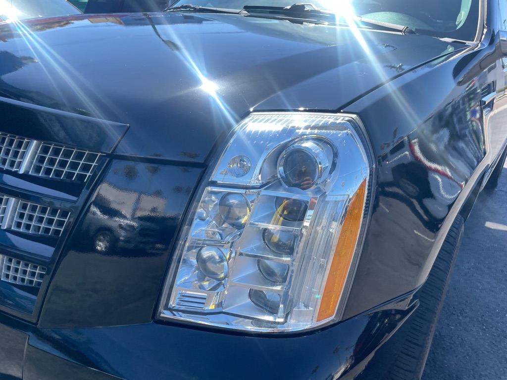 Photo 17 of this CADILLAC ESCALADE