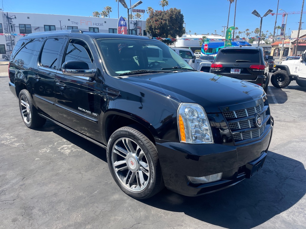 Photo 2 of this CADILLAC ESCALADE