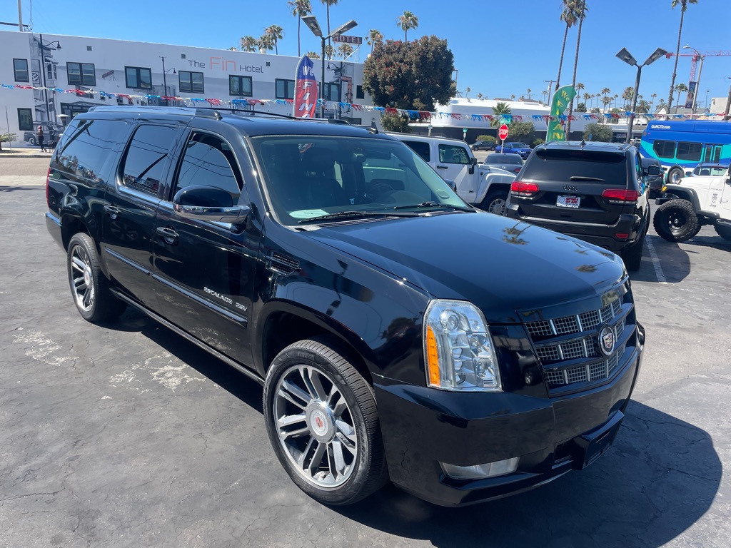 Photo 3 of this CADILLAC ESCALADE