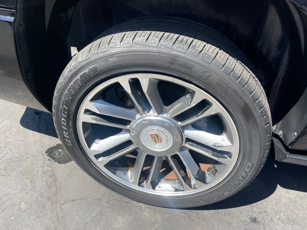 Photo 21 of this CADILLAC ESCALADE