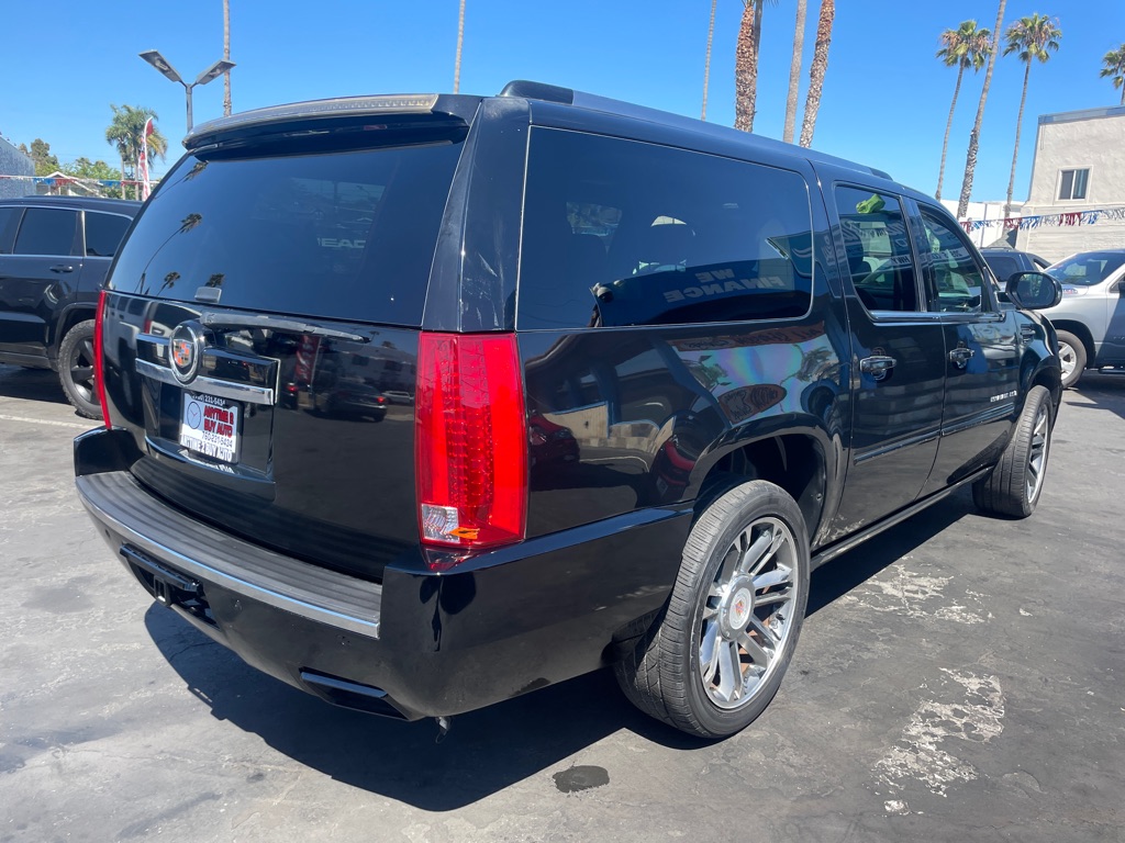 Photo 7 of this CADILLAC ESCALADE