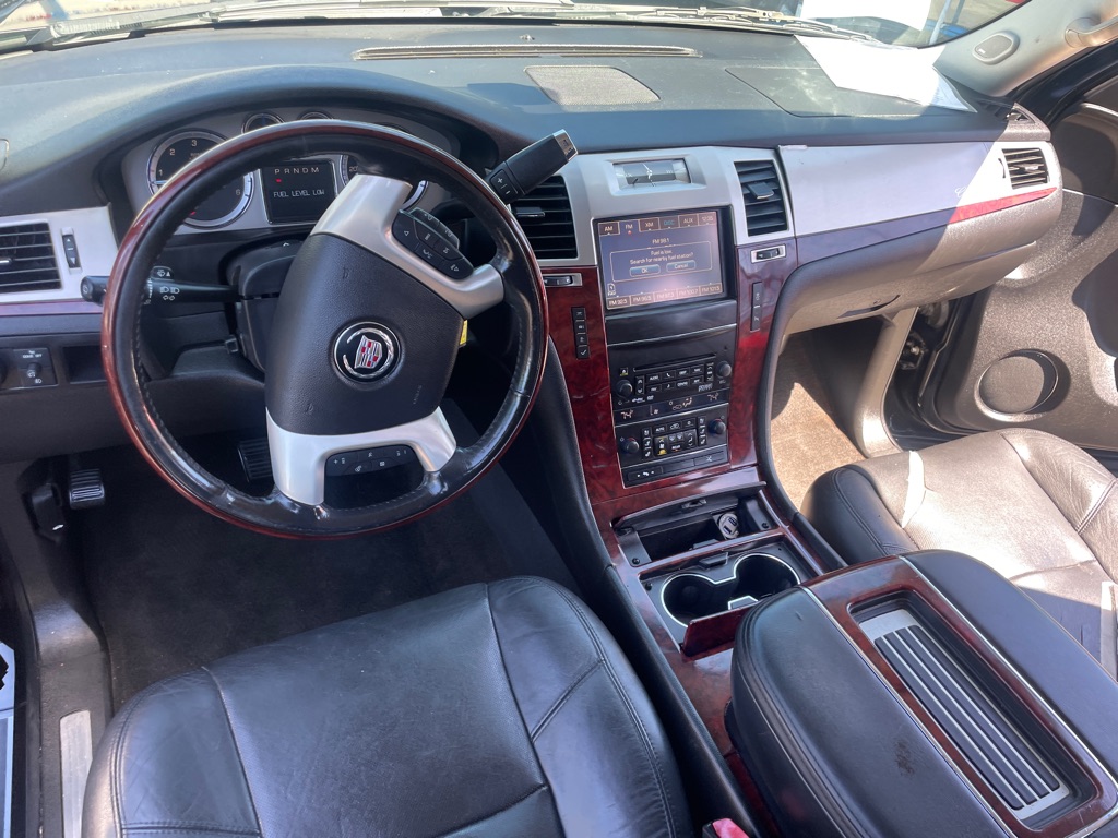 Photo 32 of this CADILLAC ESCALADE