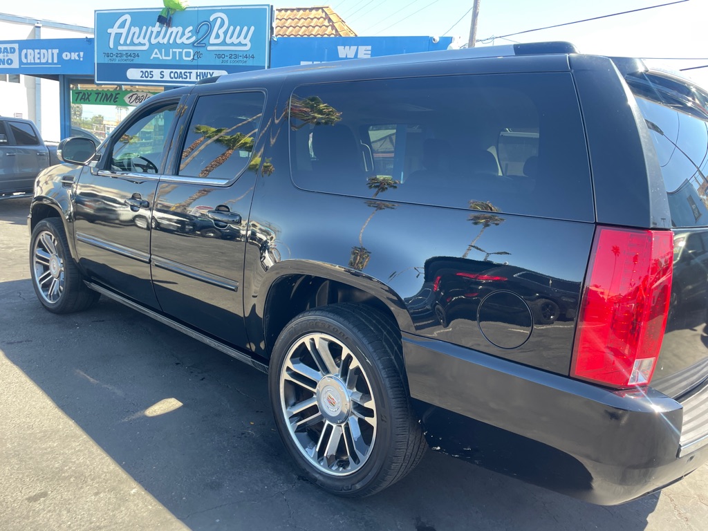 Photo 13 of this CADILLAC ESCALADE