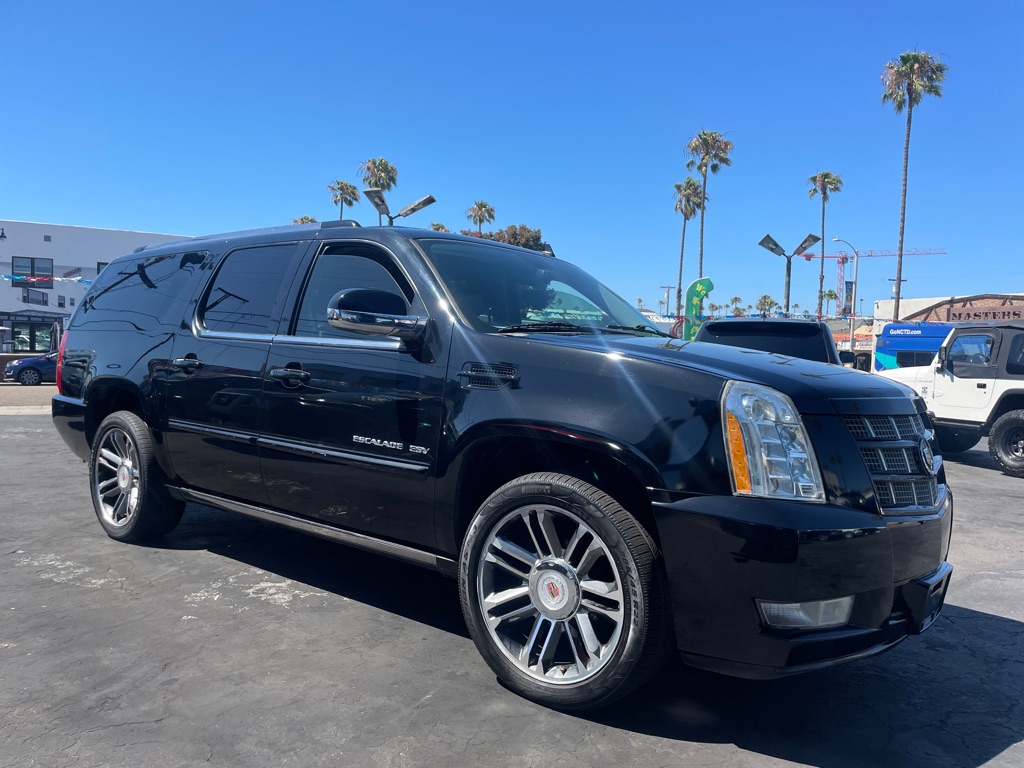 Photo 4 of this CADILLAC ESCALADE
