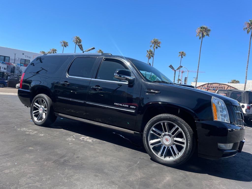 Photo 6 of this CADILLAC ESCALADE