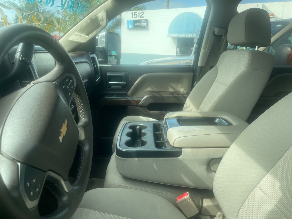 Photo 4 of this CHEVROLET SILVERADO 1500