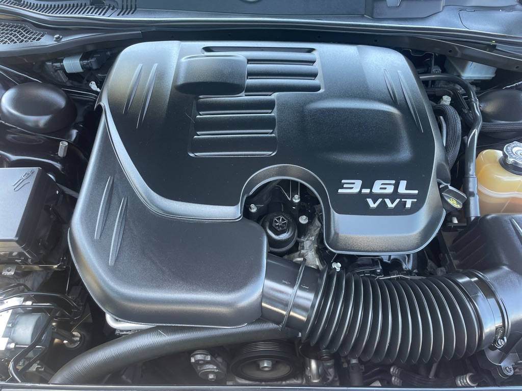 Photo 18 of this DODGE CHALLENGER