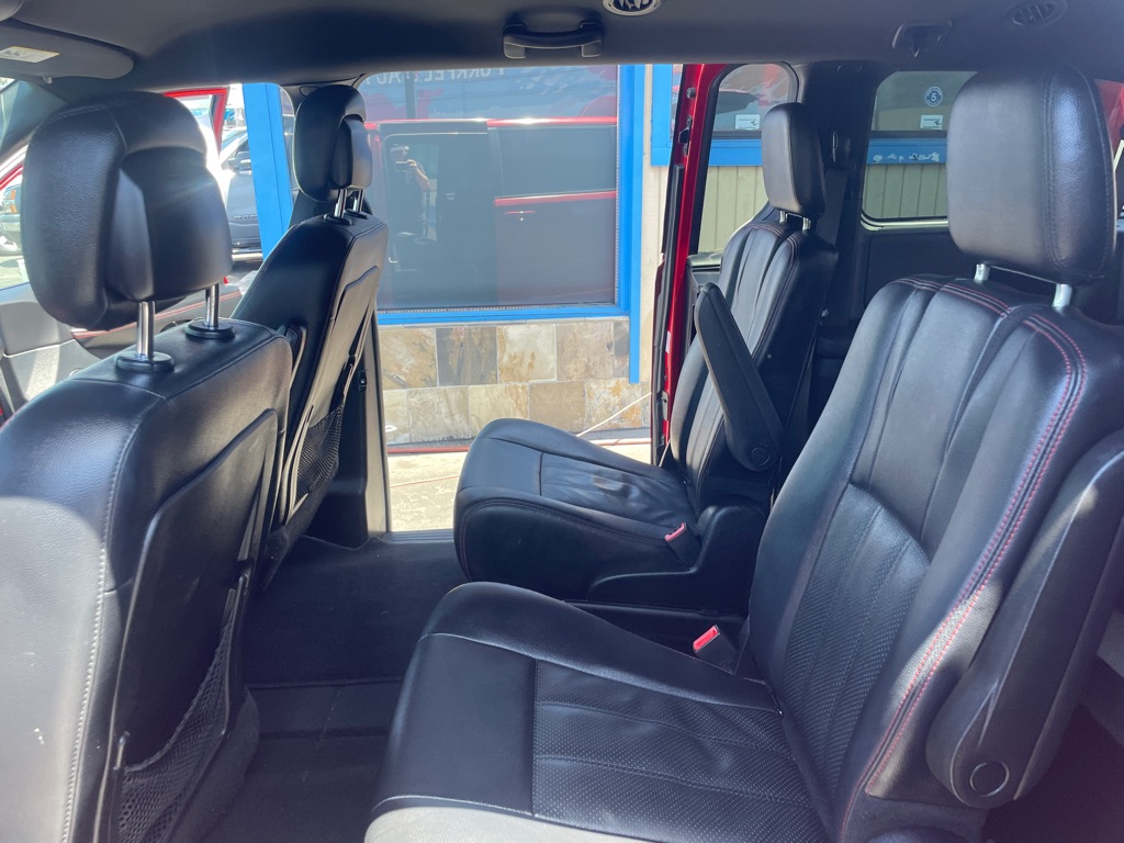 Photo 32 of this DODGE GRAND CARAVAN