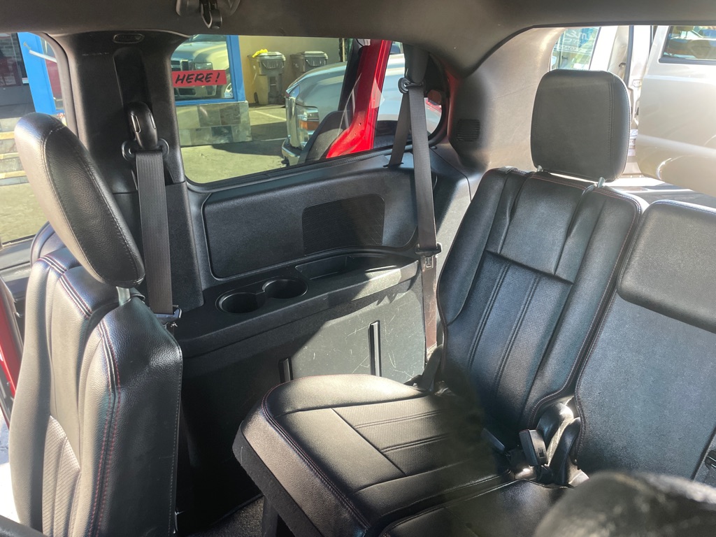 Photo 16 of this DODGE GRAND CARAVAN