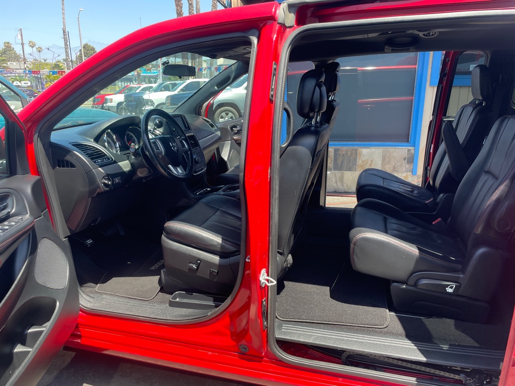 Photo 31 of this DODGE GRAND CARAVAN