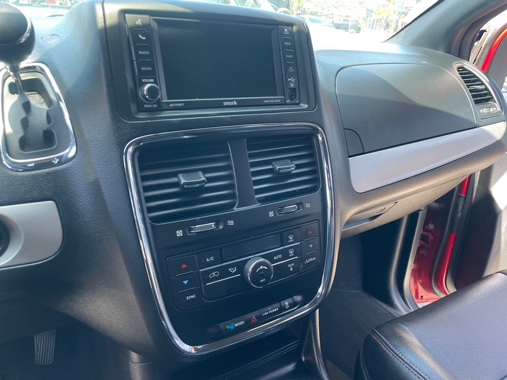 Photo 37 of this DODGE GRAND CARAVAN