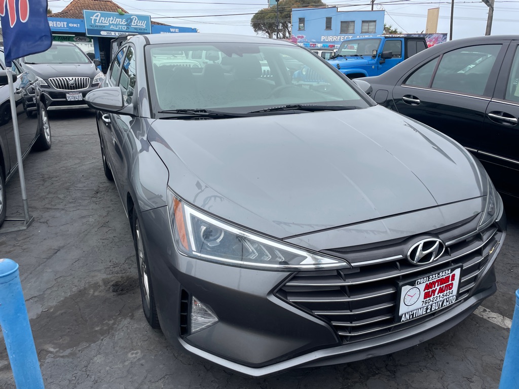 Photo 3 of this HYUNDAI ELANTRA