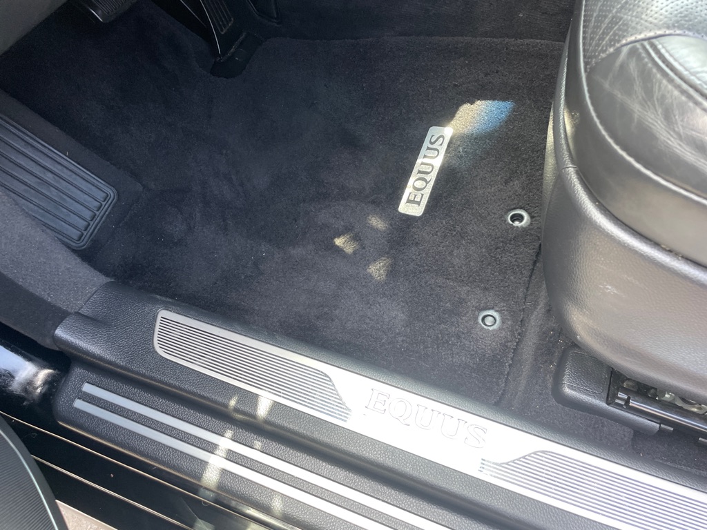 Photo 14 of this HYUNDAI EQUUS