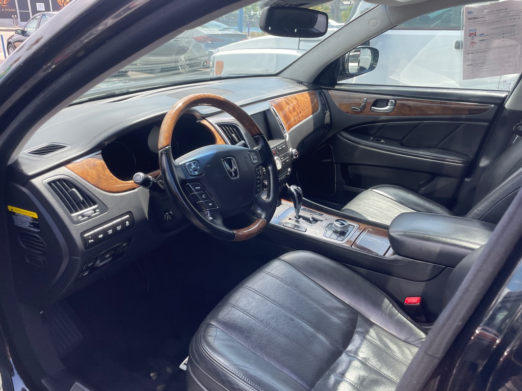 Photo 9 of this HYUNDAI EQUUS