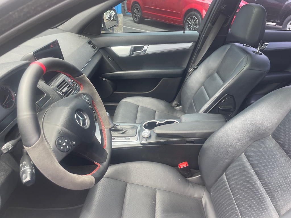Photo 16 of this MERCEDES-BENZ C-CLASS
