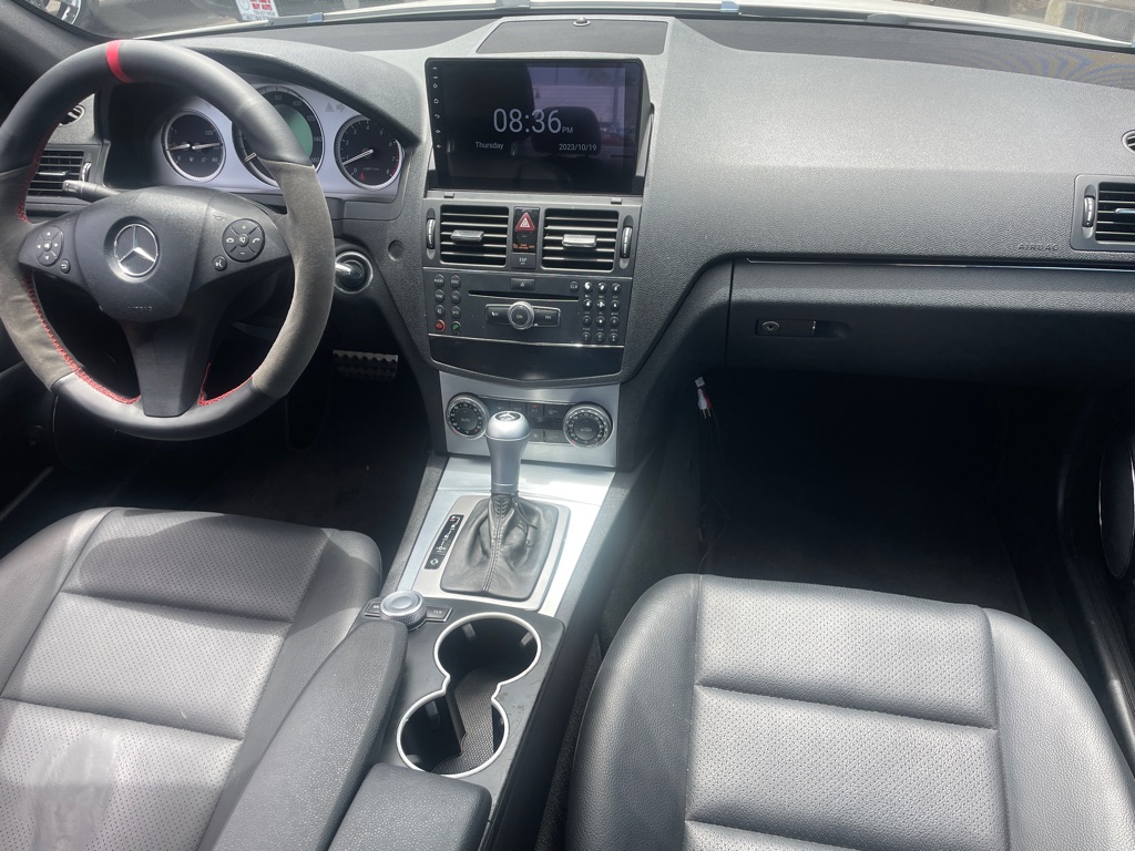 Photo 23 of this MERCEDES-BENZ C-CLASS