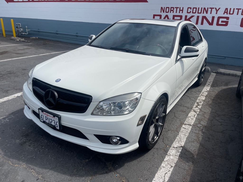 Photo 5 of this MERCEDES-BENZ C-CLASS