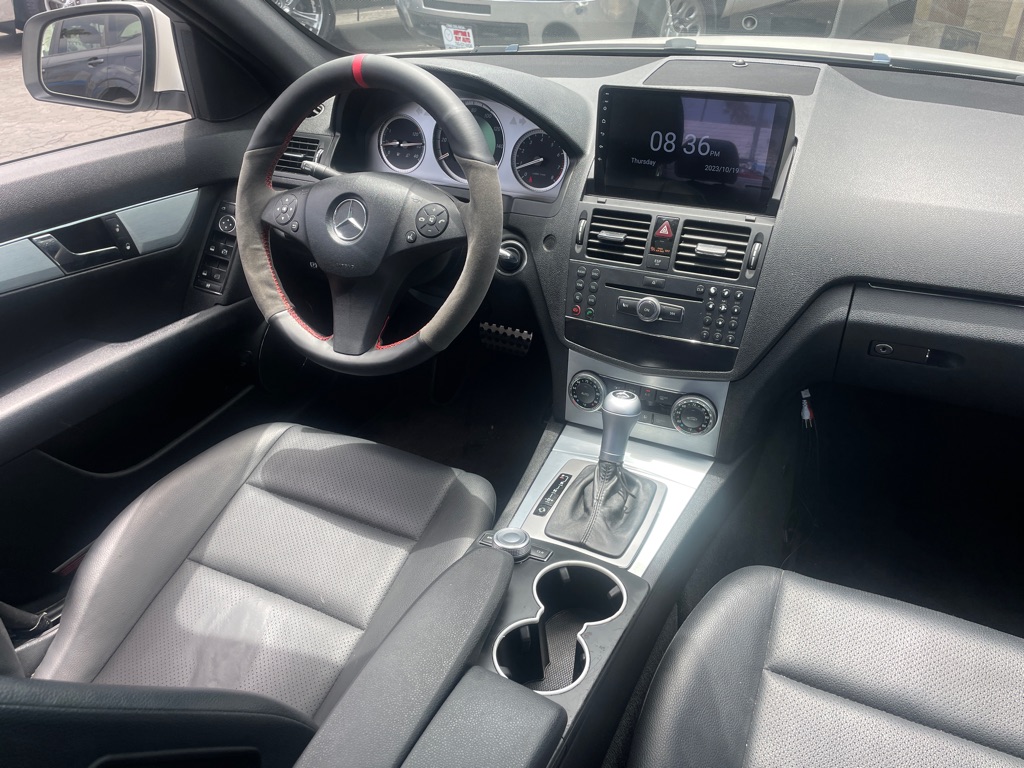 Photo 22 of this MERCEDES-BENZ C-CLASS