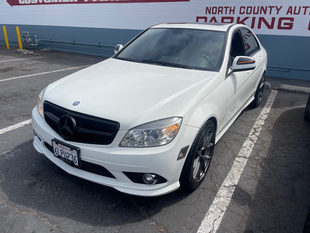 Photo 4 of this MERCEDES-BENZ C-CLASS
