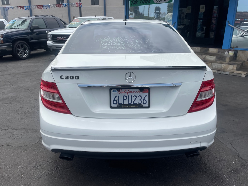 Photo 15 of this MERCEDES-BENZ C-CLASS