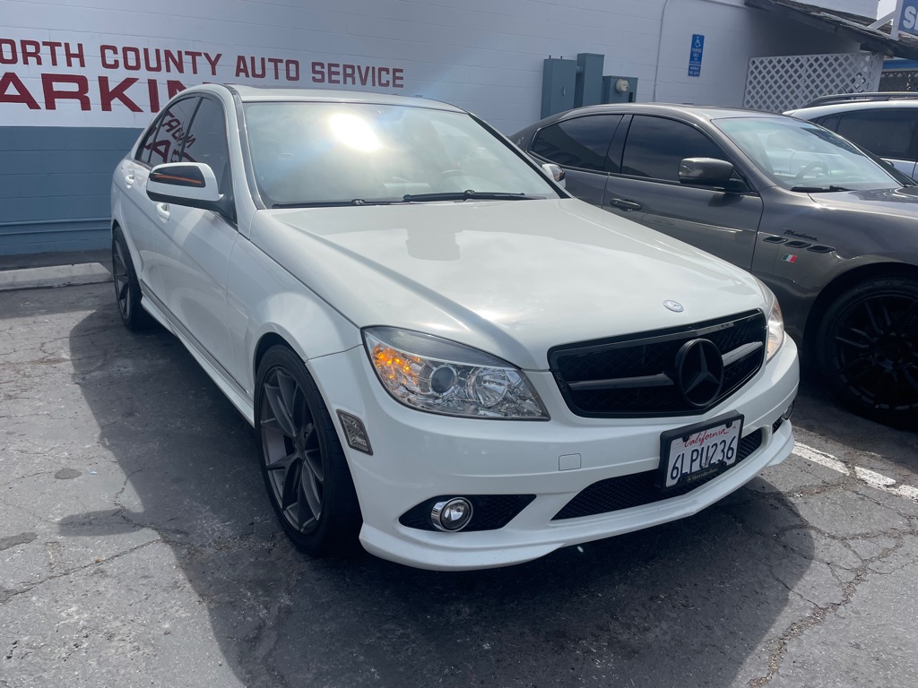 Photo 3 of this MERCEDES-BENZ C-CLASS