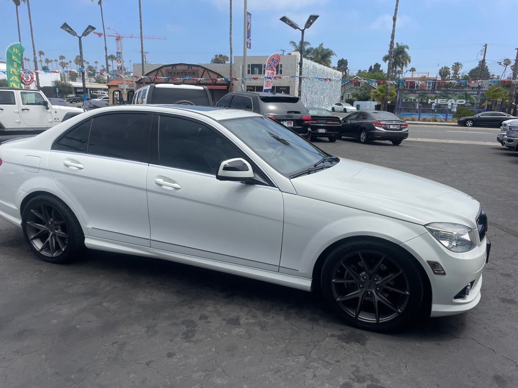 Photo 7 of this MERCEDES-BENZ C-CLASS