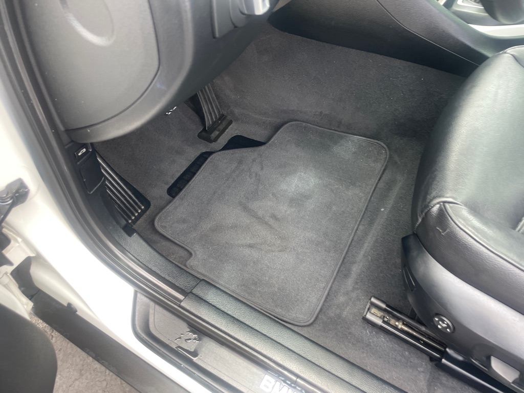 Photo 11 of this BMW X1