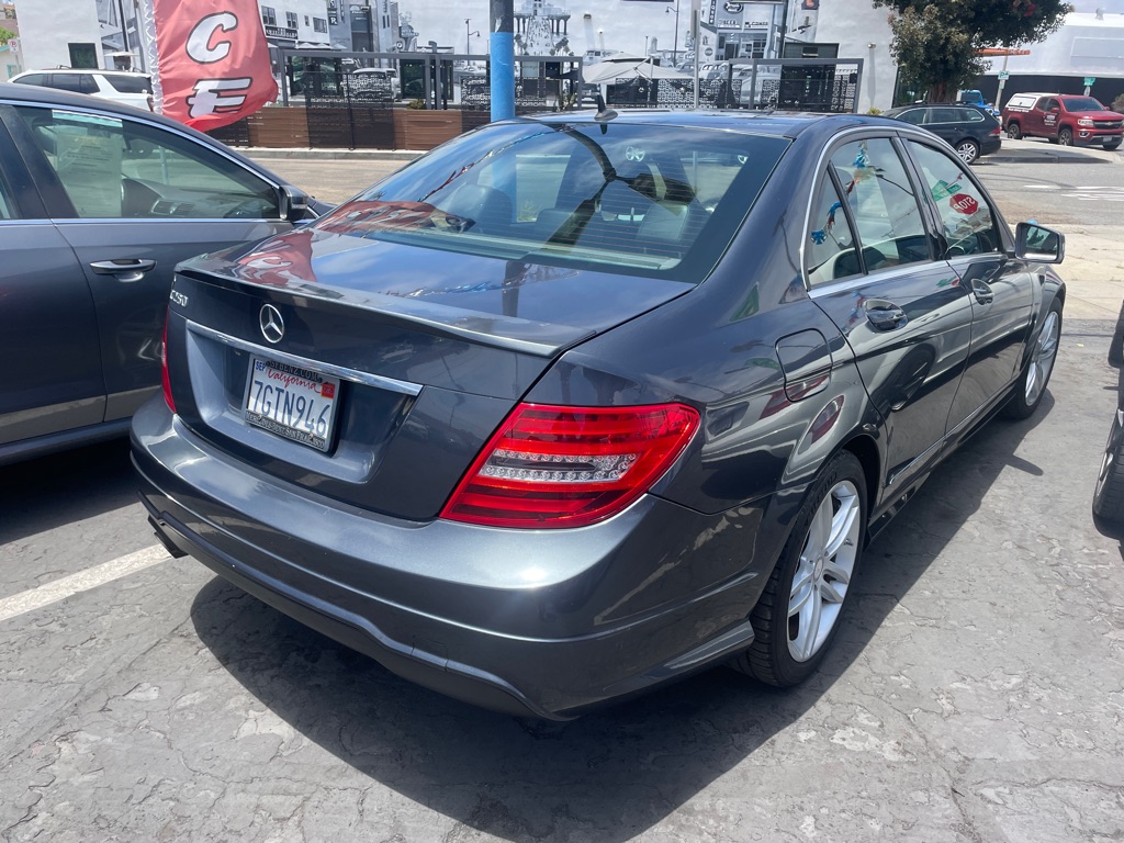Photo 5 of this MERCEDES-BENZ C-CLASS