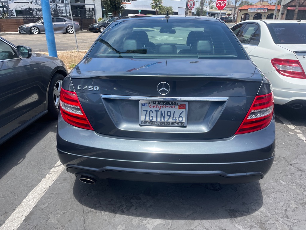 Photo 6 of this MERCEDES-BENZ C-CLASS