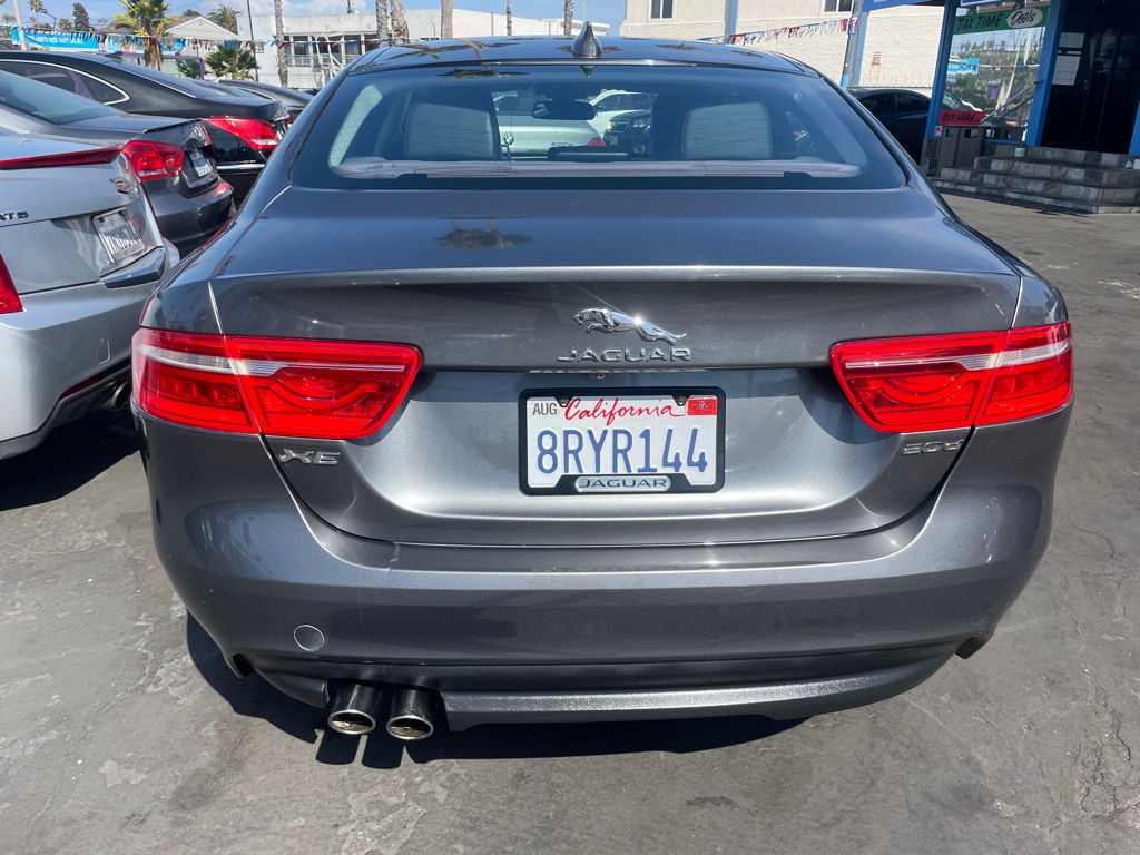 Photo 6 of this JAGUAR XE