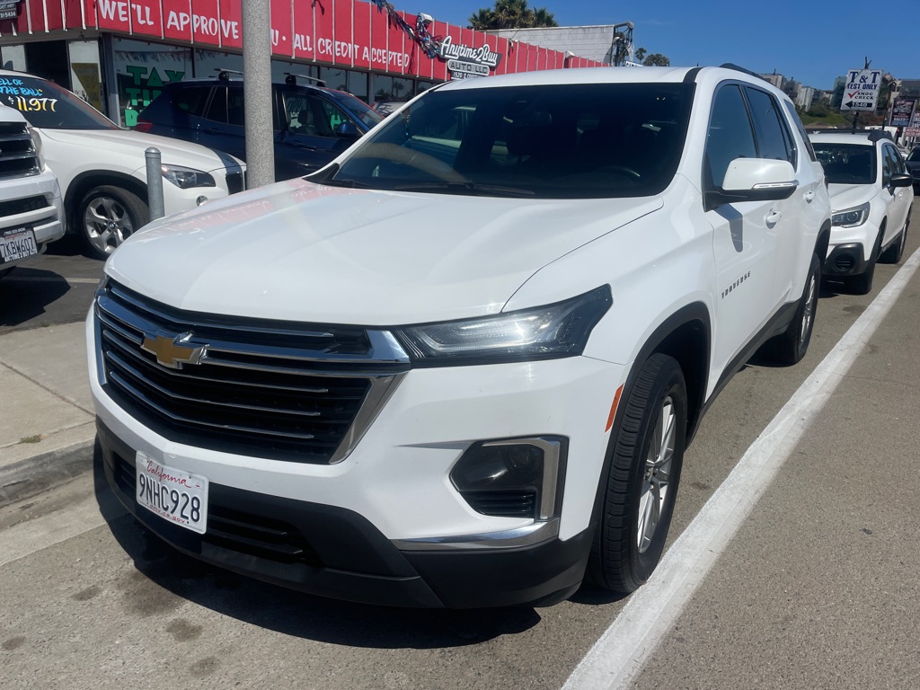 Photo 2 of this CHEVROLET TRAVERSE