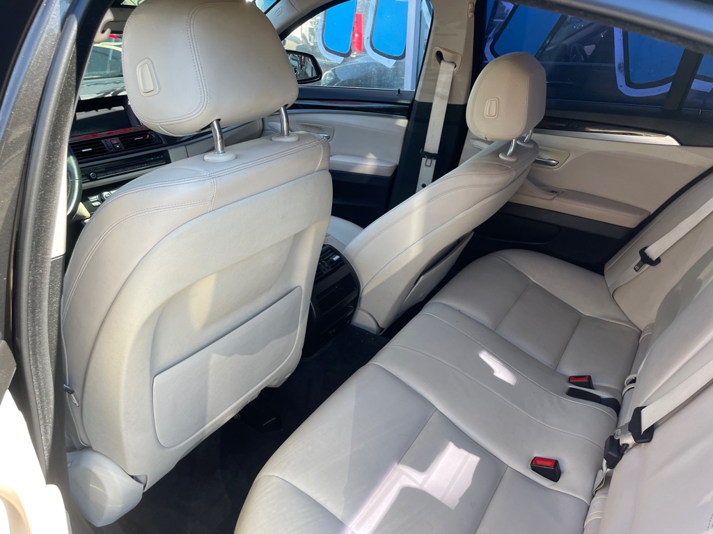 Photo 12 of this BMW 528