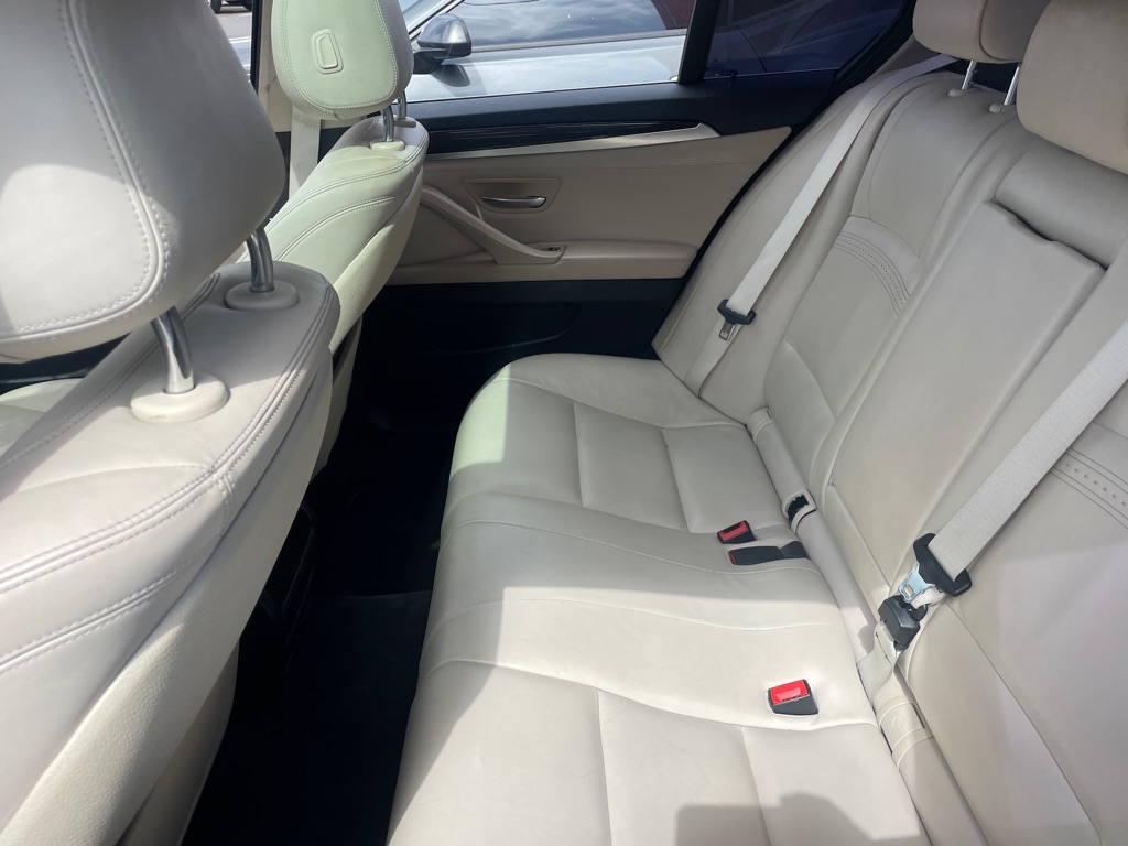 Photo 19 of this BMW 528