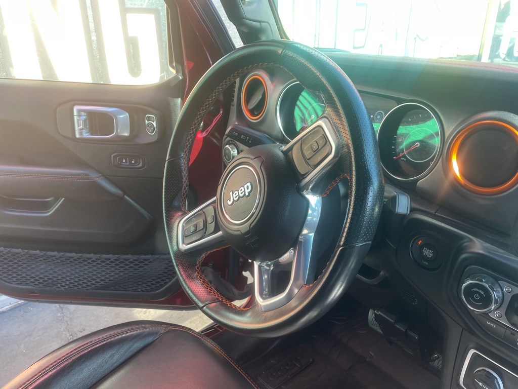 Photo 15 of this JEEP GLADIATOR