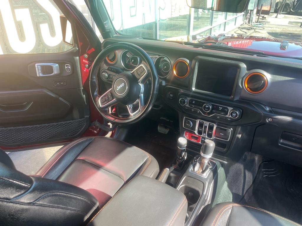 Photo 18 of this JEEP GLADIATOR
