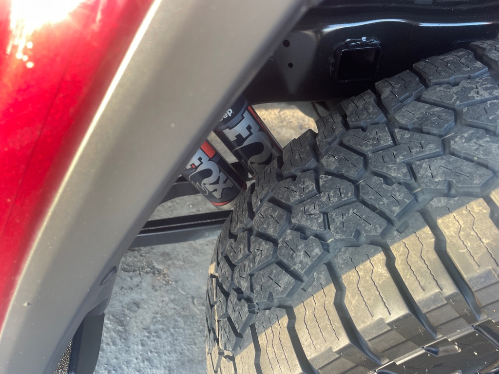 Photo 33 of this JEEP GLADIATOR