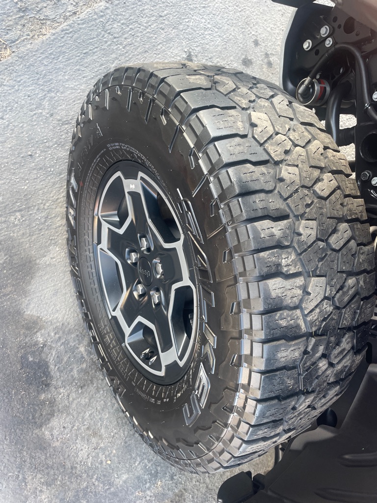 Photo 29 of this JEEP GLADIATOR