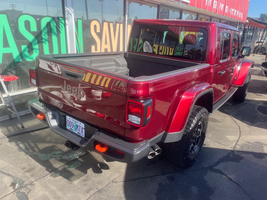 Photo 4 of this JEEP GLADIATOR
